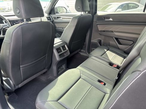 Certified 2023 Volkswagen Atlas Cross Sport SE w/ Panoramic Sunroof Package AWD/4WD image 10