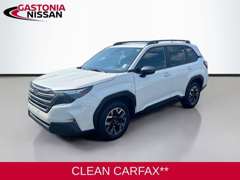 Used 2025 Subaru Forester Premium AWD/4WD image 5