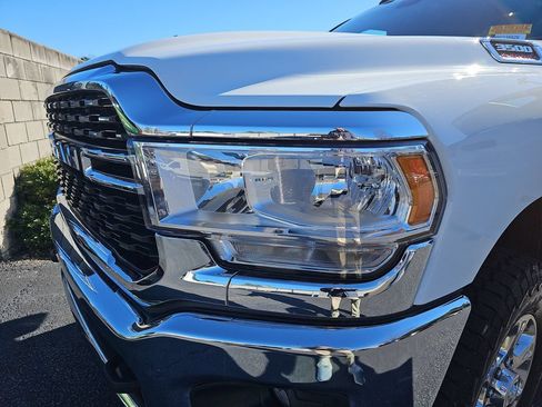 Used 2024 RAM 3500 Big Horn AWD/4WD image 34