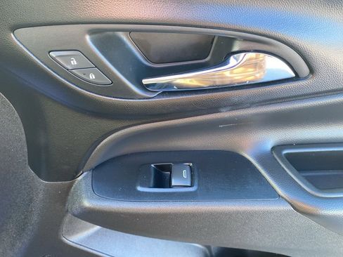 Used 2019 Chevrolet Equinox LT image 11