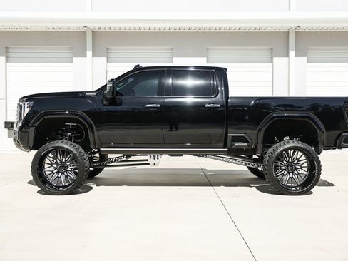 Used 2024 GMC Sierra 3500 Denali Ultimate image 20