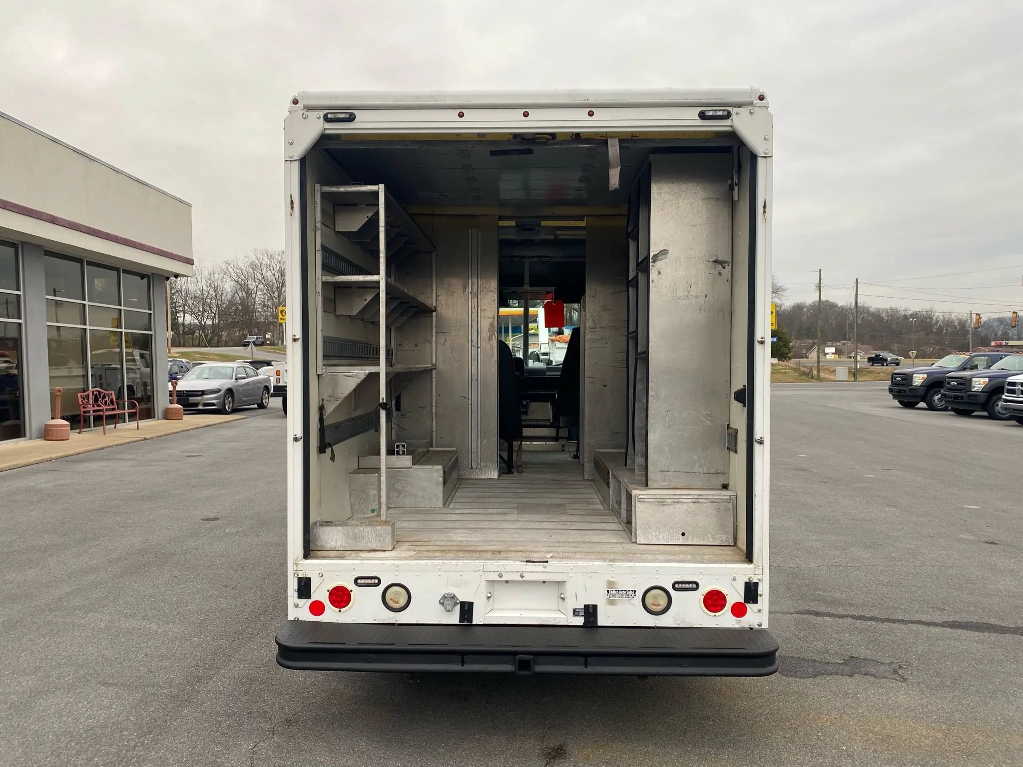 Used 2013 Ford E-350 and Econoline 350 Super Duty w/ Air Conditioning Prep Pkg RWD image 21
