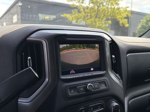 Used 2021 Chevrolet Silverado 1500 Custom Trail Boss AWD/4WD image 33
