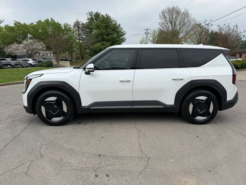Used 2024 Kia EV9 Light image 7