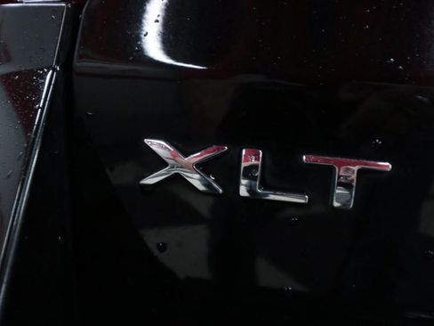 Used 2019 Ford Expedition XLT w/ Equipment Group 202A RWD image 32