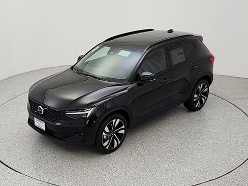 New 2026 Volvo XC40 B5 Ultra w/ Climate Package AWD/4WD image 13