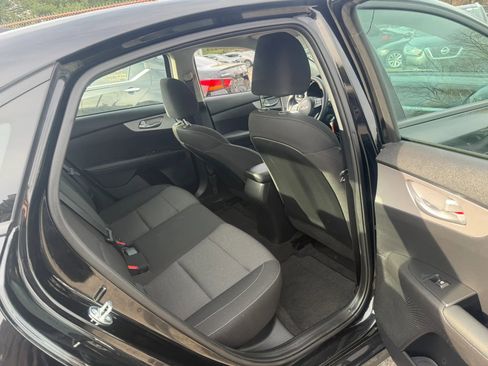 Used 2023 Kia Forte LXS image 28