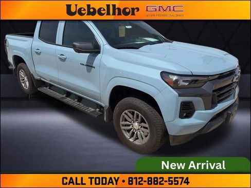 Used 2025 Chevrolet Colorado LT w/ LT Convenience Package image 6