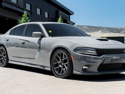 Used 2018 Dodge Charger R/T Scat Pack RWD image 1