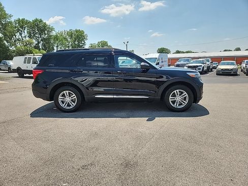 Used 2022 Ford Explorer XLT AWD/4WD image 4