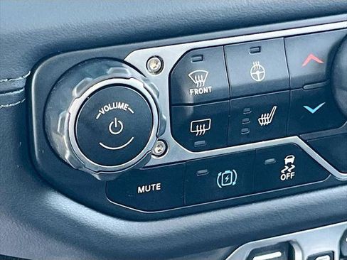 Certified 2025 Jeep Wrangler Unlimited Sahara AWD/4WD image 19
