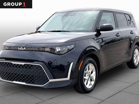 Used 2024 Kia Soul LX w/ Option Group 015 FWD image 1