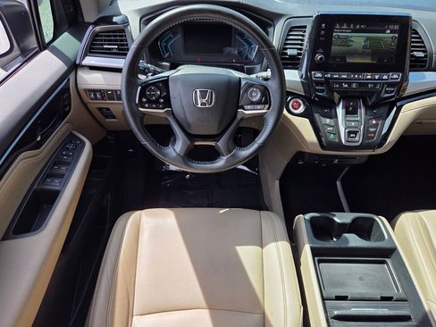 Certified 2023 Honda Odyssey Touring image 11