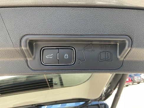 Used 2025 Ford Explorer ST AWD/4WD image 40