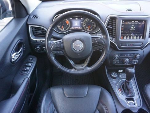 Used 2021 Jeep Cherokee Trailhawk AWD/4WD image 39