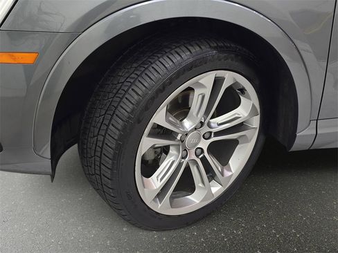 Used 2016 Audi Q3 2.0T Prestige w/ Prestige Package image 36