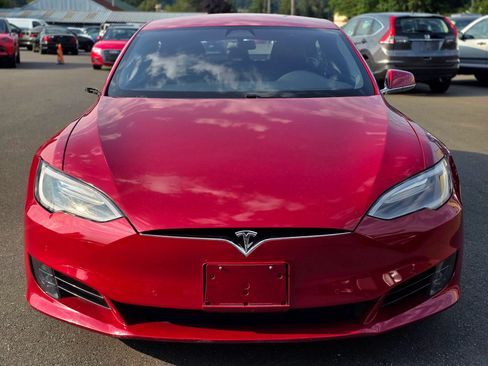 Used 2017 Tesla Model S 60 RWD image 3