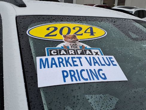 Certified 2024 Chevrolet Trax LT w/ Driver Confidence Package image 10