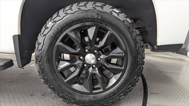 Used 2022 Chevrolet Silverado 1500 LT AWD/4WD image 23