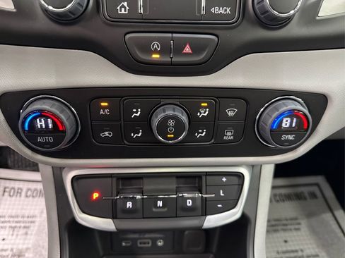 Used 2024 GMC Terrain SLT image 32