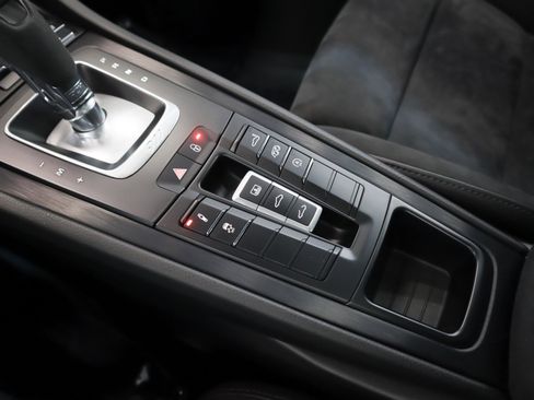 Certified 2018 Porsche 911 Carrera 4 GTS image 17