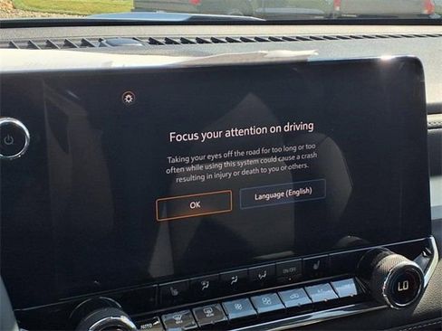 New 2025 Chevrolet Colorado LT w/ LT Convenience Package image 16