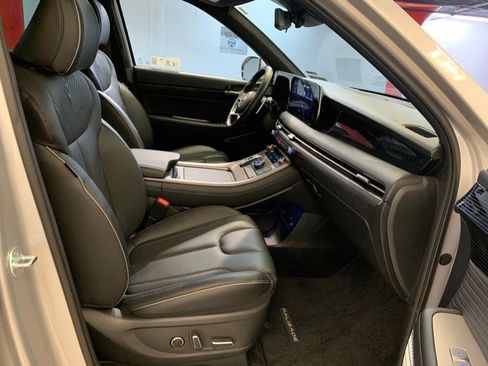 Used 2025 Hyundai Palisade Calligraphy AWD/4WD image 16