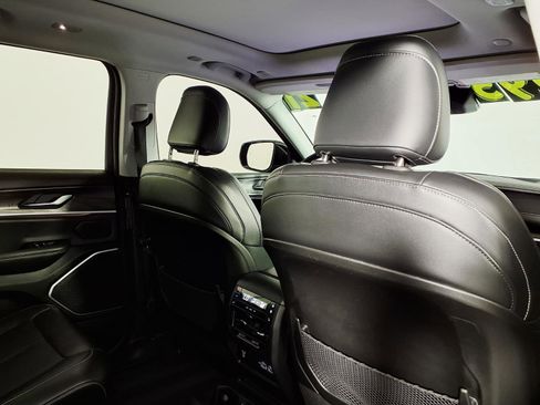 Used 2021 Jeep Grand Cherokee L Limited w/ Trailer Tow Group (B) image 11