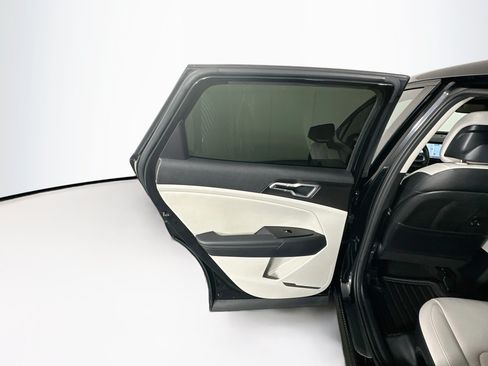 Used 2025 Kia Sportage EX FWD image 26