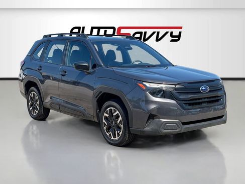 Used 2025 Subaru Forester AWD/4WD image 1