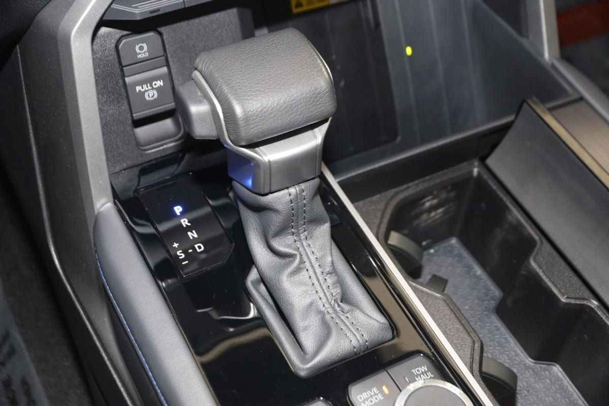 Used 2024 Toyota Sequoia Platinum AWD/4WD image 7