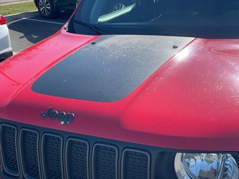 Used 2019 Jeep Renegade Trailhawk w/ Cold Weather Group II AWD/4WD image 31