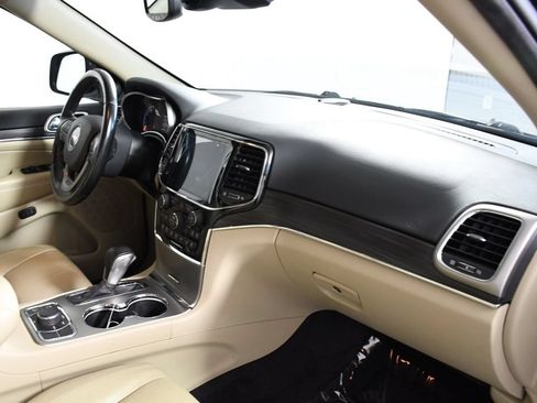 Used 2019 Jeep Grand Cherokee Limited w/ Luxury Group II AWD/4WD image 19