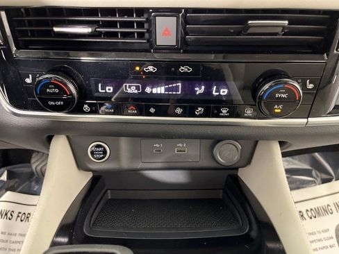 Used 2023 Nissan Rogue SL w/ SL Premium Package FWD image 23