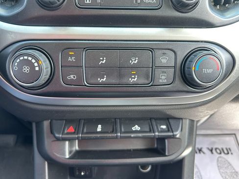 Used 2022 Chevrolet Colorado LT w/ LT Convenience Package AWD/4WD image 23