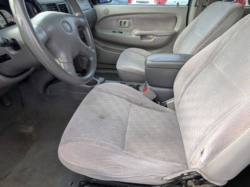 Used 2004 Toyota Tacoma PreRunner image 13