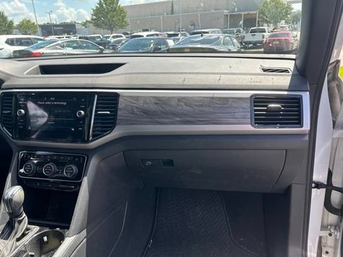 Used 2023 Volkswagen Atlas Cross Sport SE w/ Panoramic Sunroof Package FWD image 13