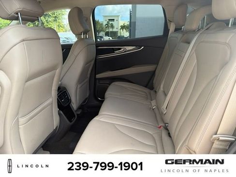 Used 2023 Lincoln Nautilus FWD w/ Premium Package image 13