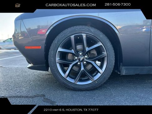 Used 2019 Dodge Challenger SXT w/ Blacktop Package RWD image 25