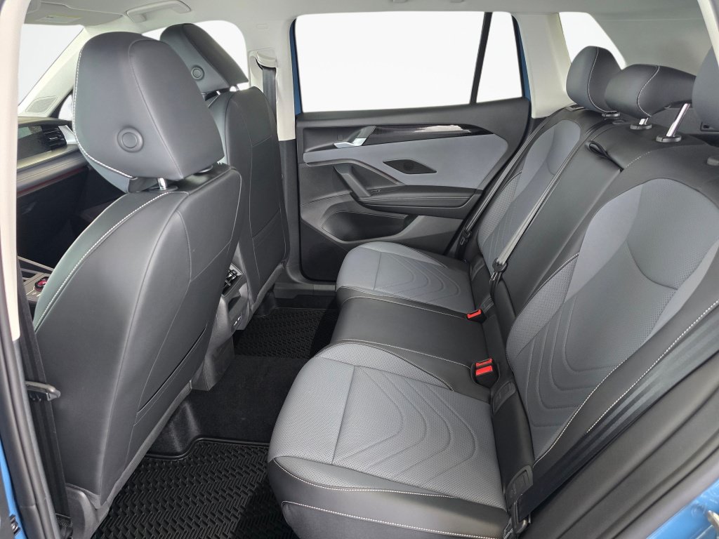New 2026 Volkswagen Tiguan SE AWD/4WD image 36