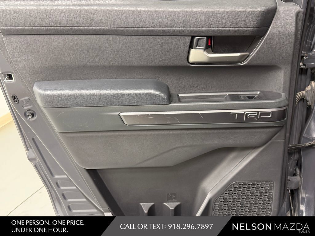 Used 2024 Toyota Tacoma TRD Sport AWD/4WD image 31
