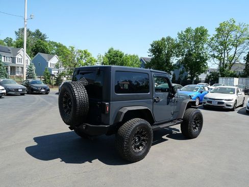 Used 2016 Jeep Wrangler Sahara w/ Connectivity Group AWD/4WD image 6
