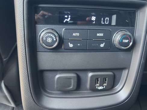Used 2020 Buick Envision Essence w/ LPO, Cargo Package FWD image 17