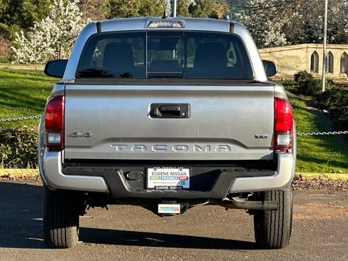 Used 2023 Toyota Tacoma SR5 w/ Technology Package image 7