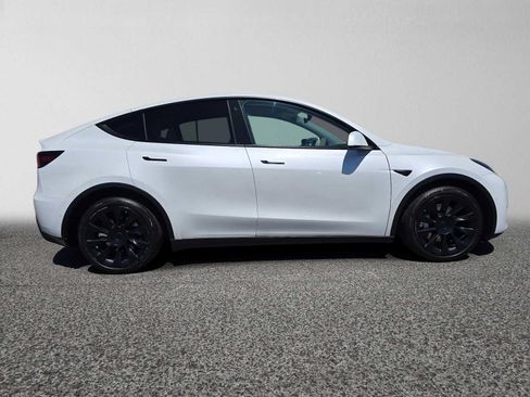 Used 2021 Tesla Model Y Long Range AWD/4WD image 2