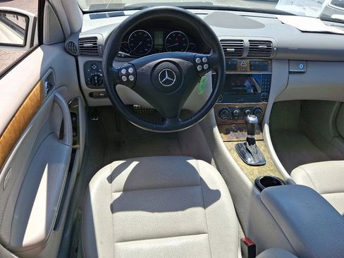 Used 2007 Mercedes-Benz C 230 Sedan image 12