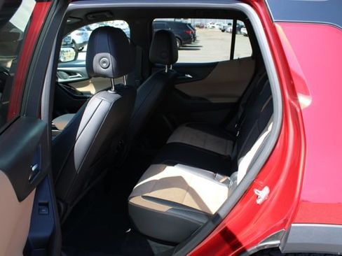 Used 2025 Chevrolet Equinox ACTIV w/ Safety and Technology Package FWD image 17