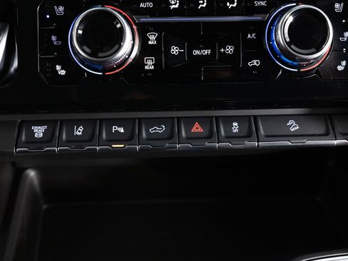 Used 2025 GMC Sierra 3500 Denali Ultimate AWD/4WD image 41