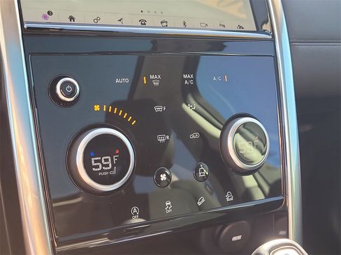 Used 2020 Land Rover Discovery Sport S image 26