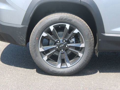 New 2026 Chevrolet Equinox ACTIV w/ Convenience Package III FWD image 13